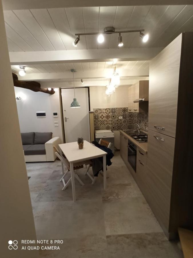 Antico-Vicolo Appartamento Viviana Vercelli Bagian luar foto
