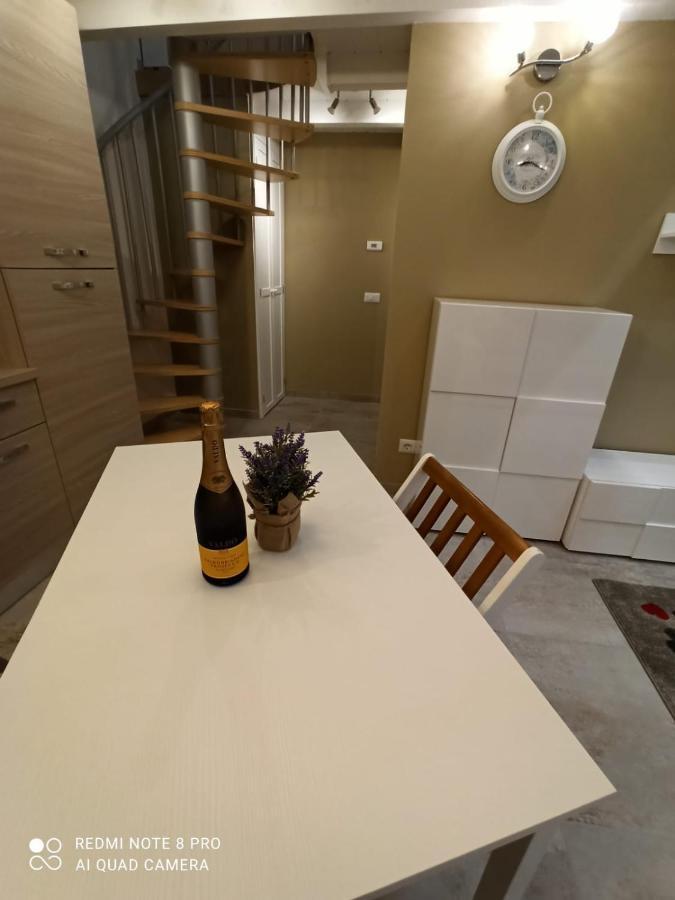 Antico-Vicolo Appartamento Viviana Vercelli Bagian luar foto